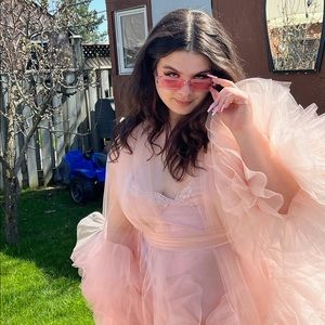 Meet your Posher, Raine